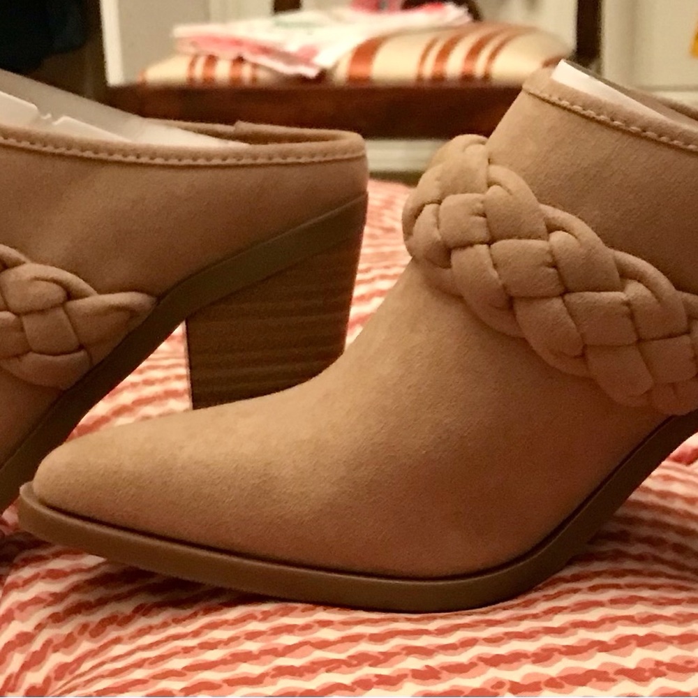 Tan Mules, Size 7